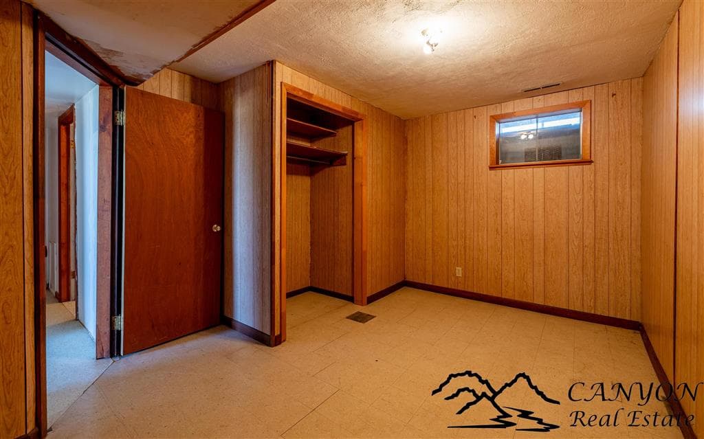 1039 Lane 12 — photo 28 of 54