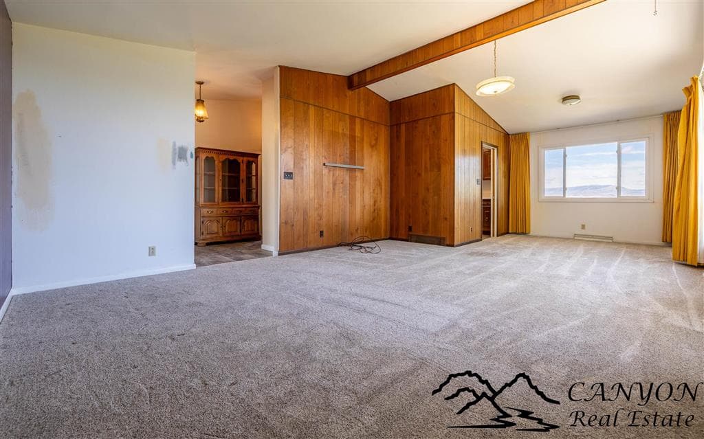 1039 Lane 12 — photo 4 of 54