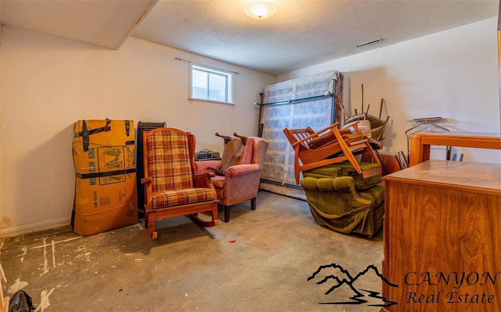 1039 Lane 12 — photo 31 of 54