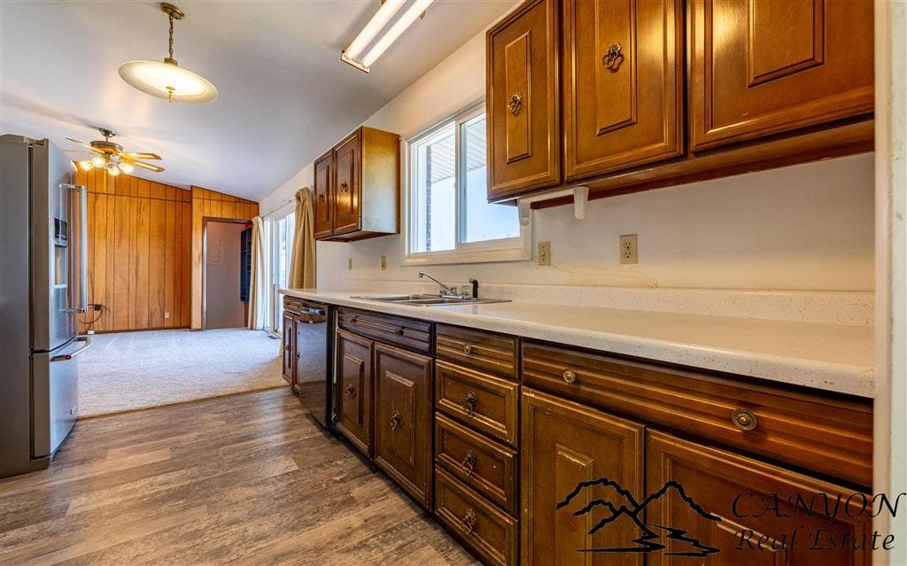 1039 Lane 12 — photo 7 of 54