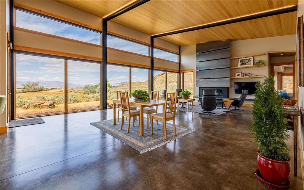 21 Tailwinds Dr photo 1