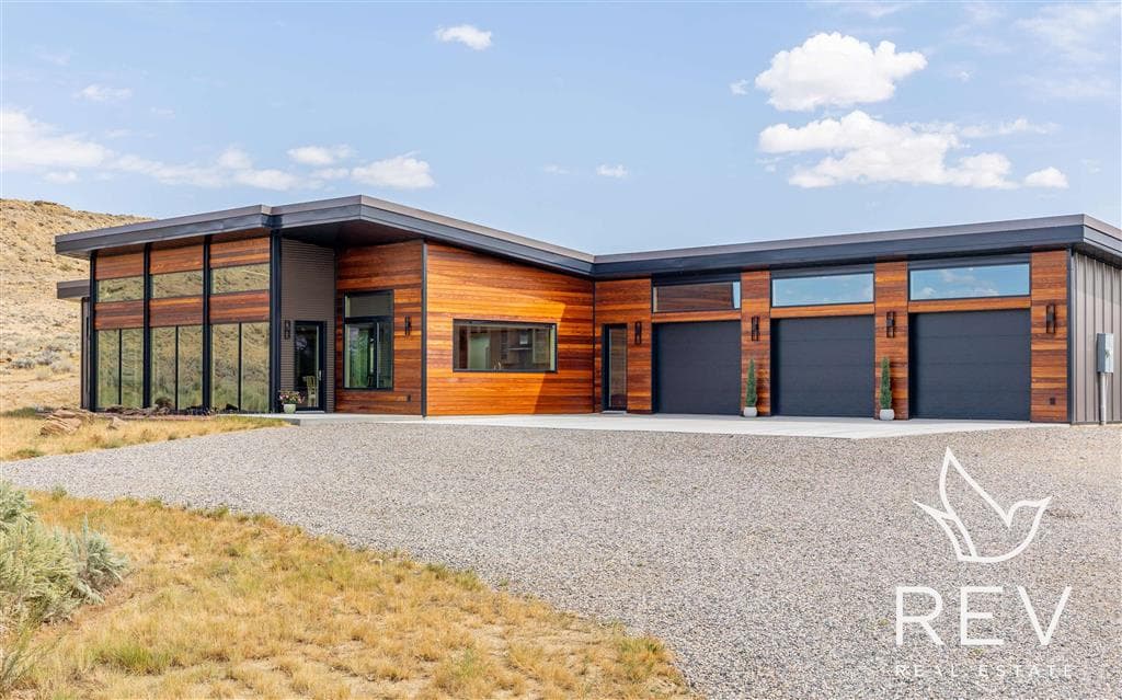 21 Tailwinds Dr — photo 3 of 51