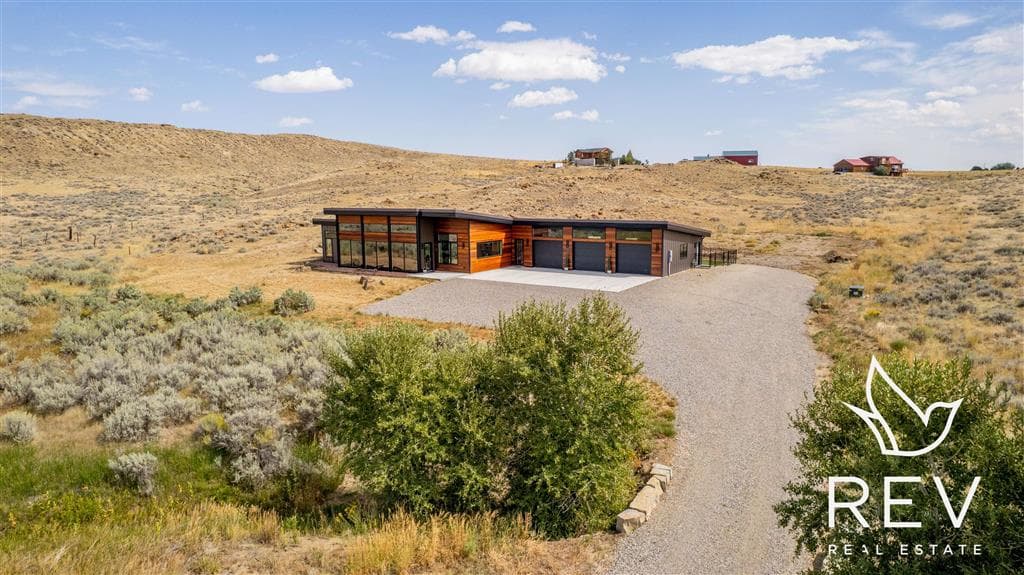 21 Tailwinds Dr — photo 5 of 51