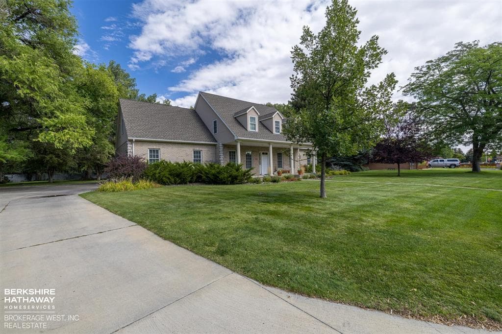 1207 Sunshine Ave — photo 3 of 54