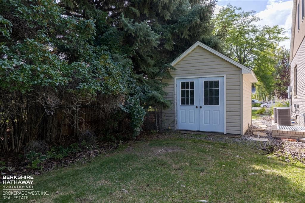 1207 Sunshine Ave — photo 45 of 54