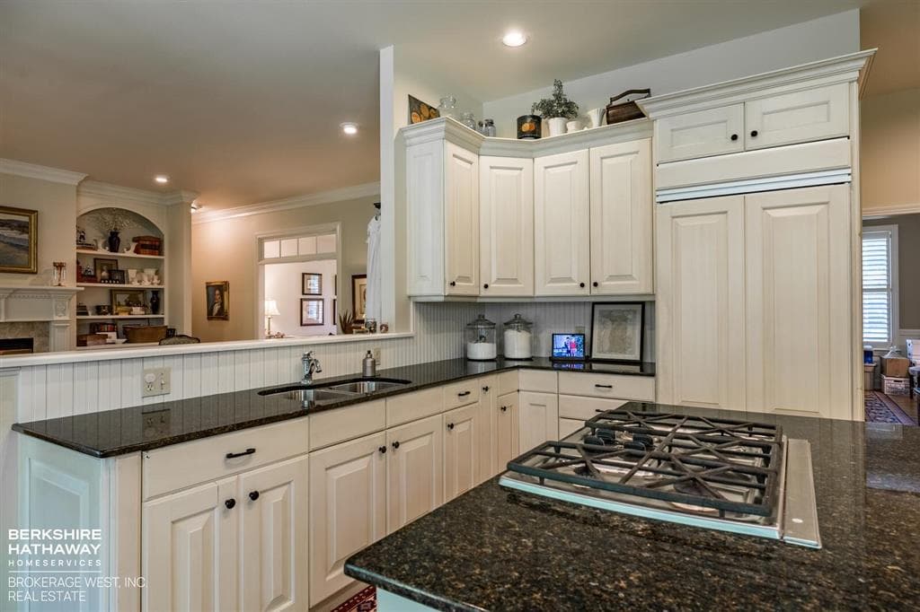 1207 Sunshine Ave — photo 6 of 54