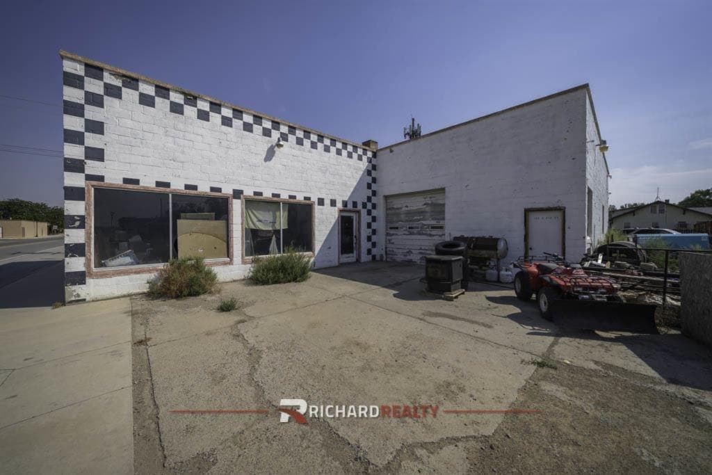 125 S 6th St — photo 2 of 18