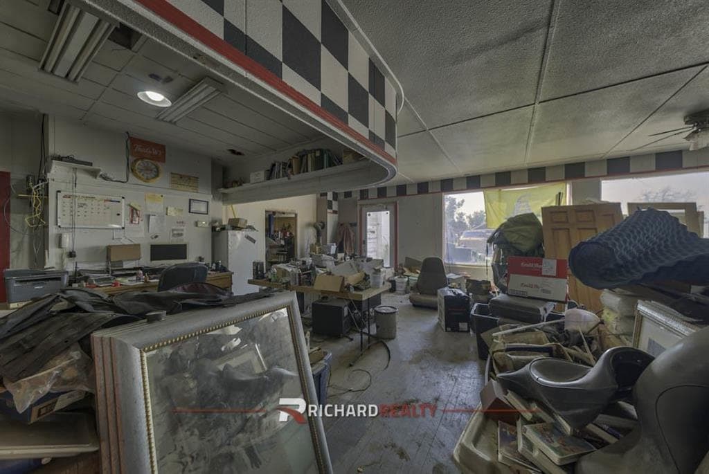 125 S 6th St — photo 16 of 18