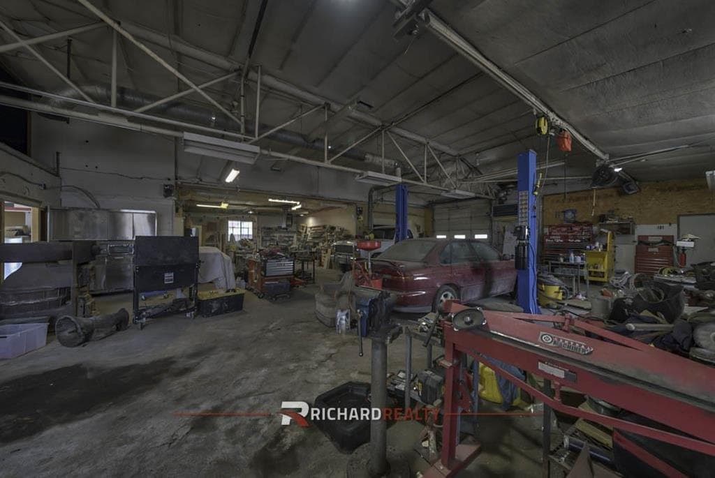 125 S 6th St — photo 8 of 18