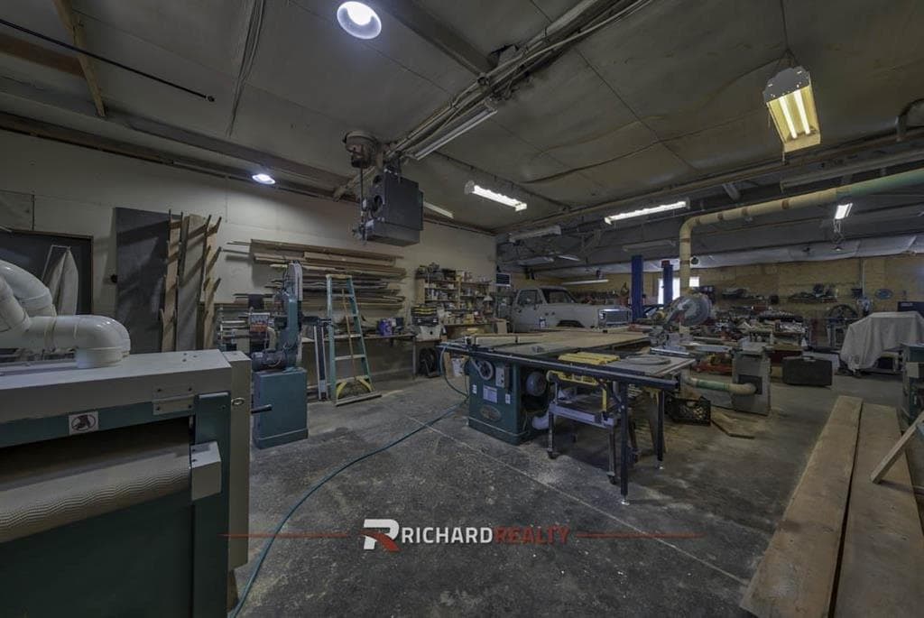 125 S 6th St — photo 9 of 18