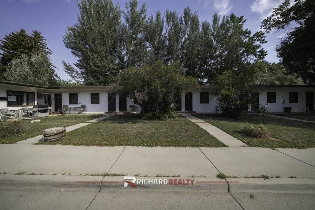 710 W C St — photo 2 of 23