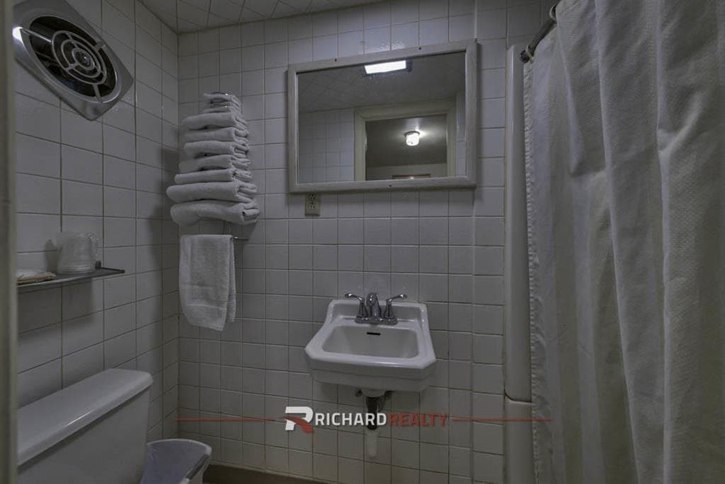 710 W C St — photo 19 of 23