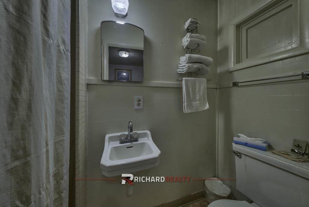 710 W C St — photo 22 of 23