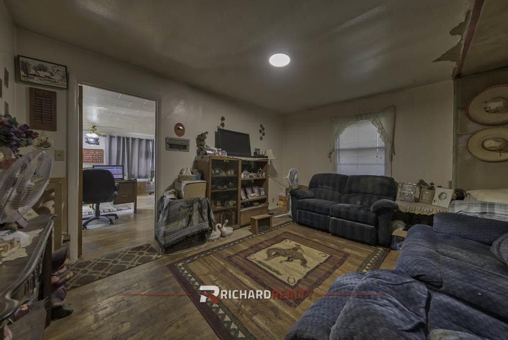 710 W C St — photo 9 of 23