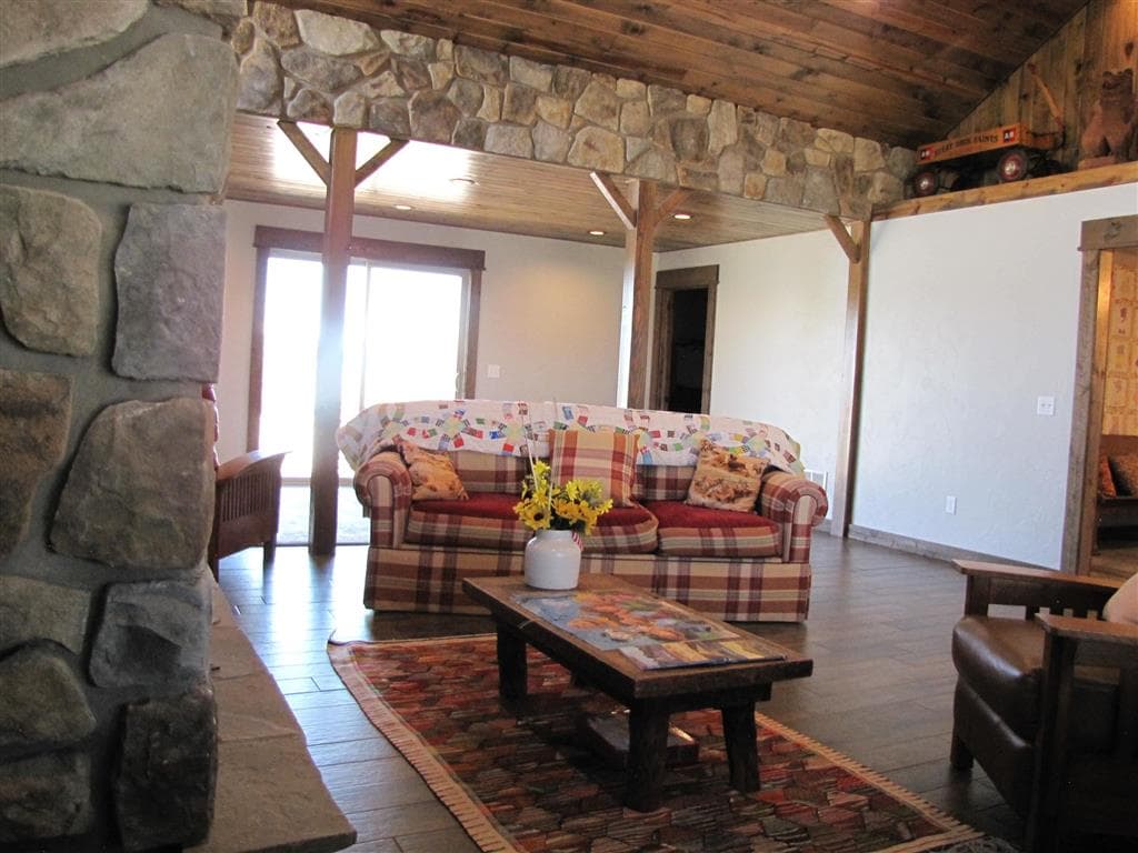 799 Great View Rd — photo 18 of 49