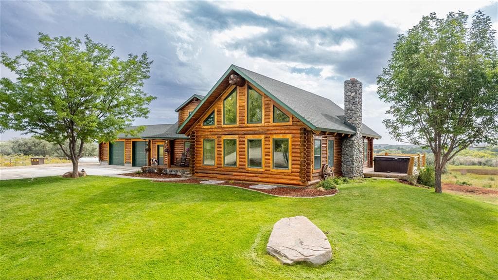 1478 Highway 14A photo 1