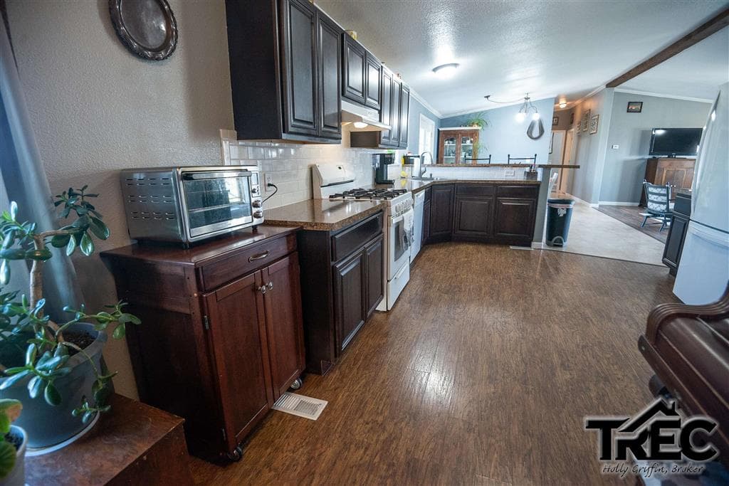 698 Road 8 — photo 10 of 39