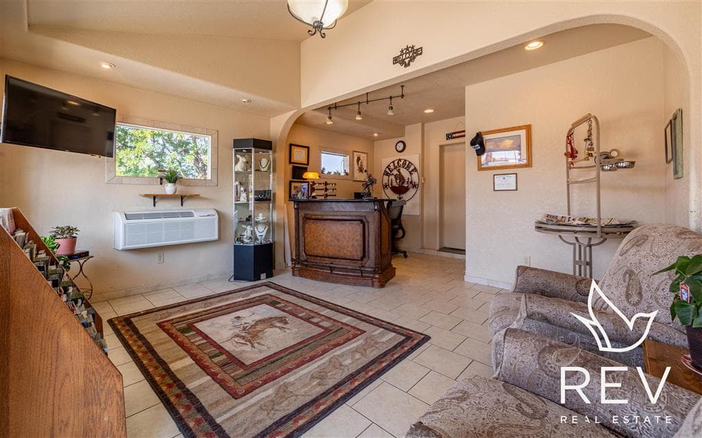 1701 Central Ave — photo 4 of 50