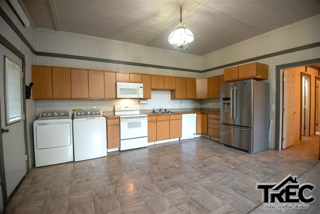 1285 Road 9 — photo 6 of 17