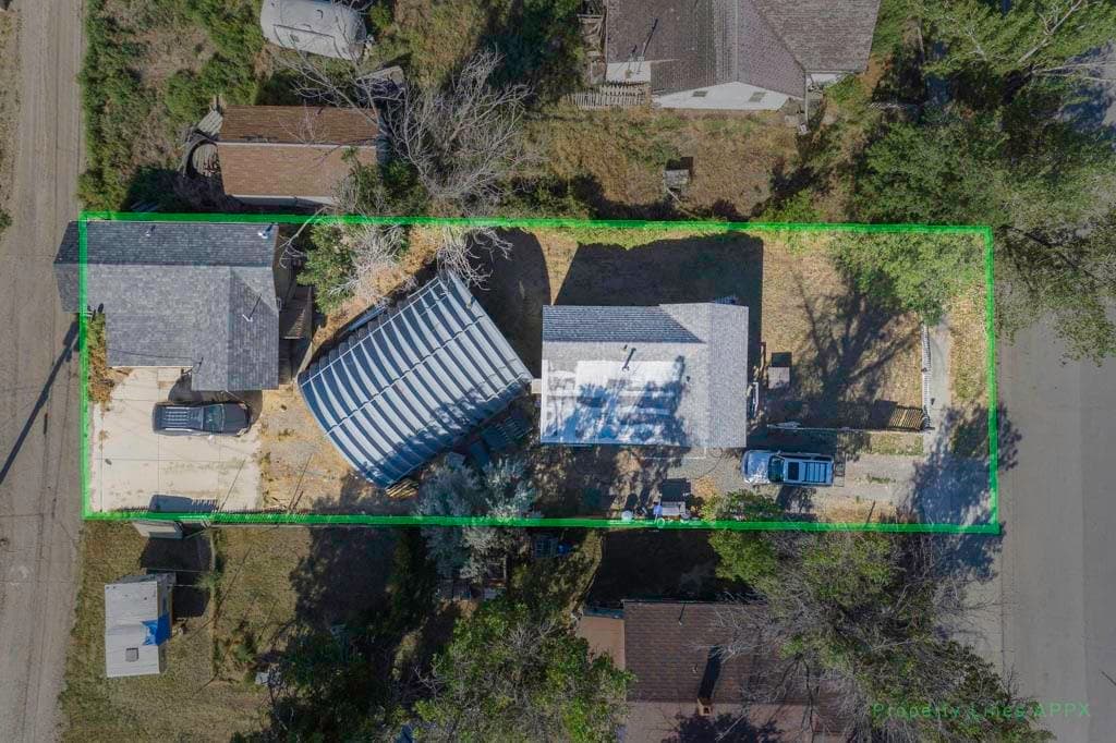 617 5th Ave N — photo 2 of 33