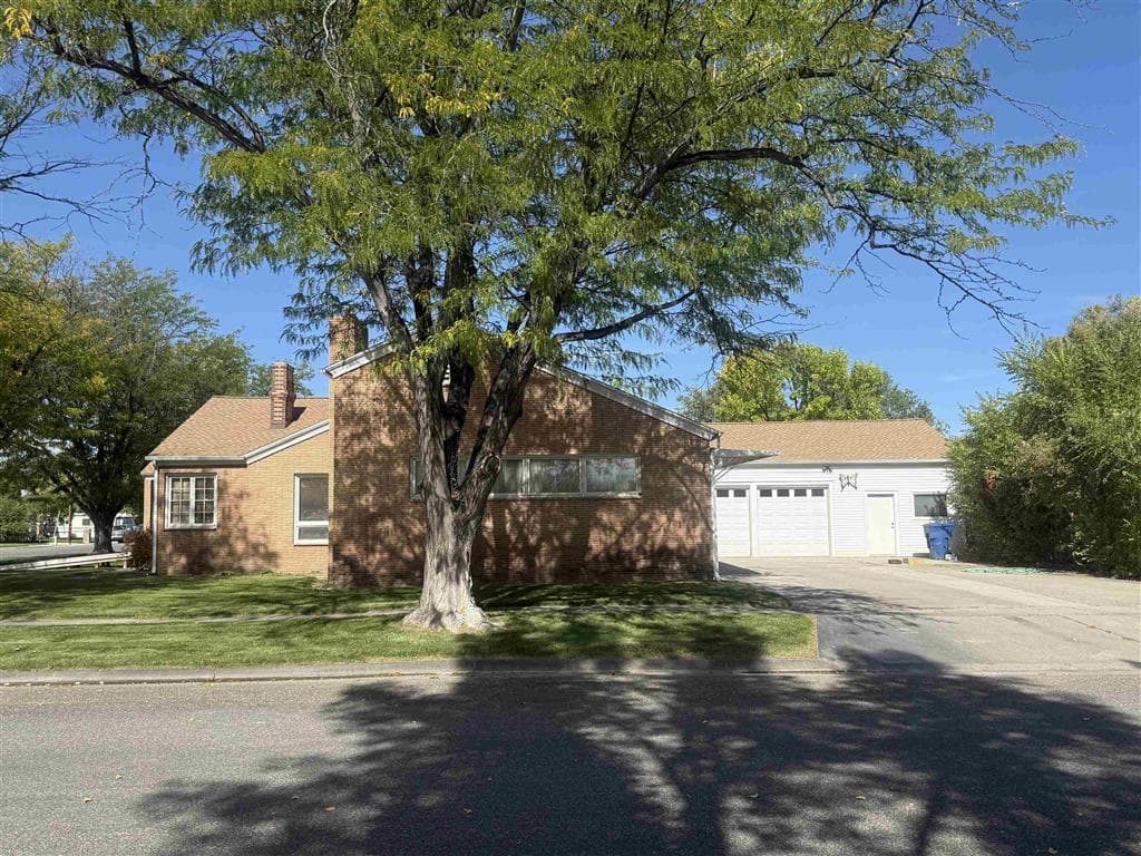 307 E 3rd St — photo 5 of 37