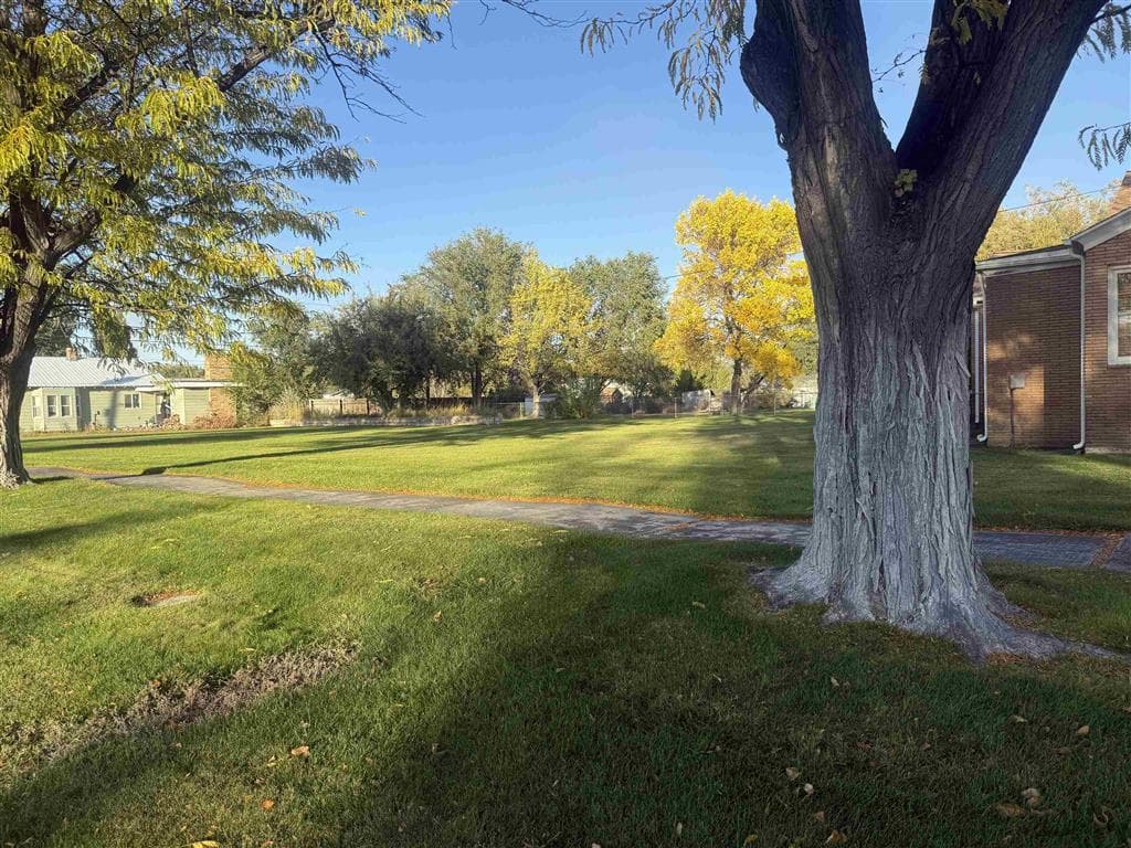 307 E 3rd St — photo 7 of 37