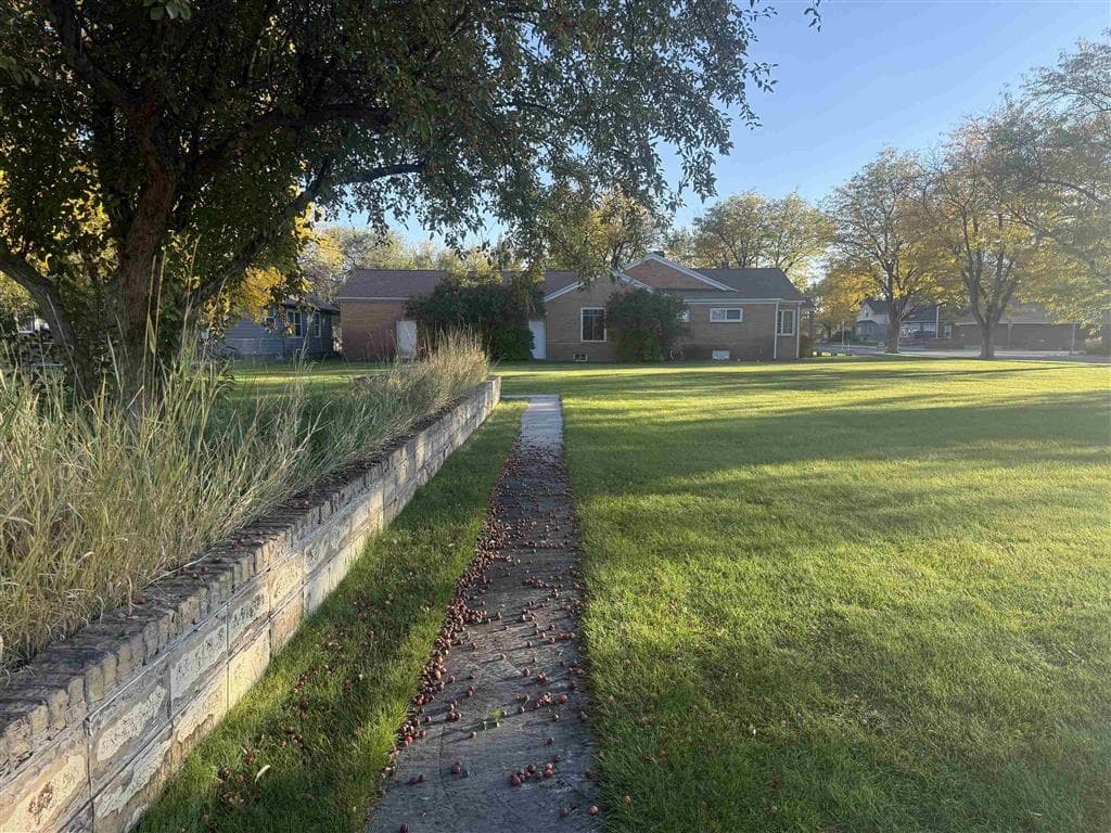 307 E 3rd St — photo 8 of 37