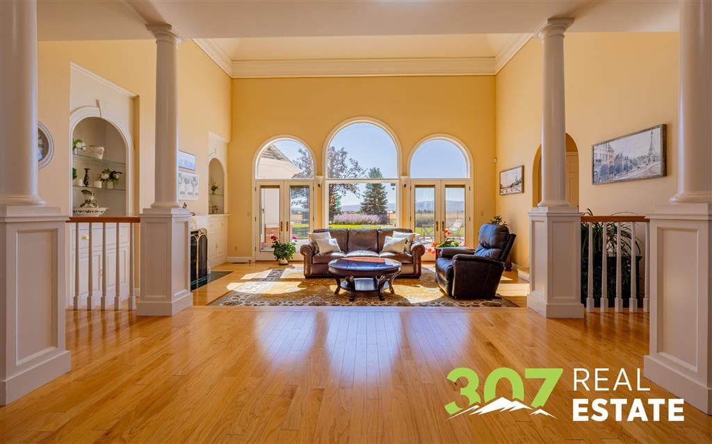 1010 Lane 11 — photo 3 of 117