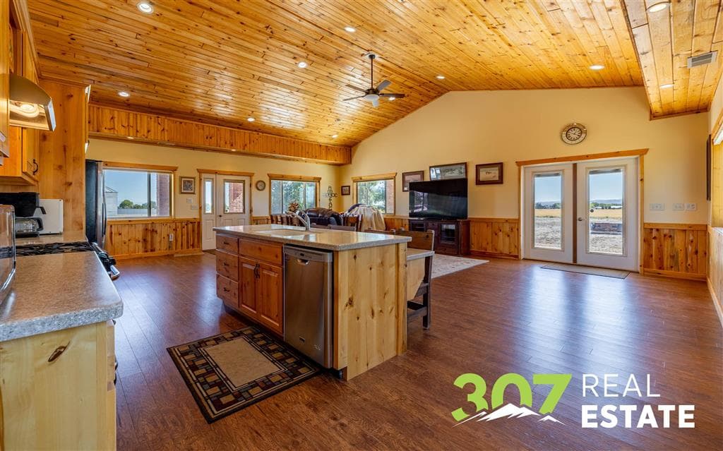 1010 Lane 11 — photo 93 of 117