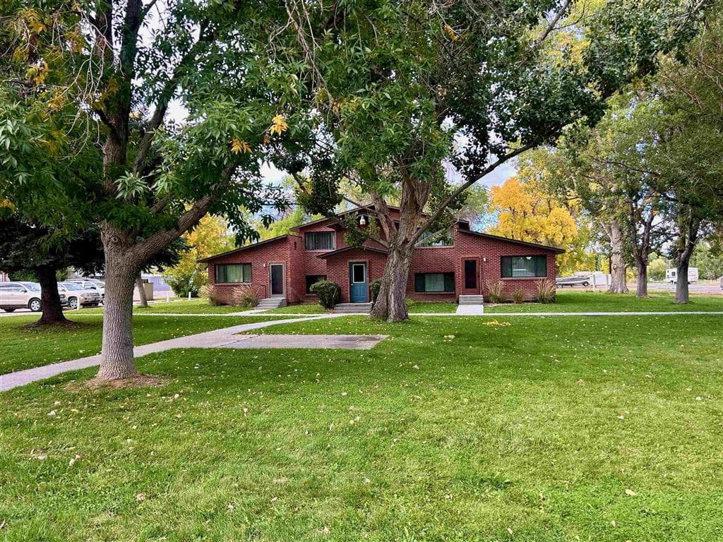 902 S 5th St photo 1