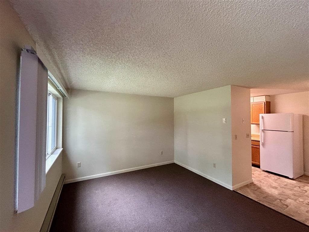 902 S 5th St — photo 3 of 35