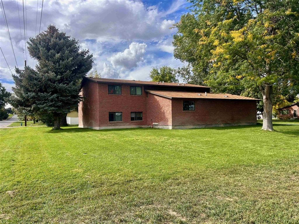 902 S 5th St — photo 32 of 35