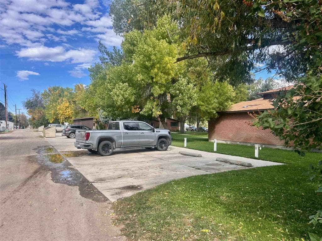 902 S 5th St — photo 33 of 35