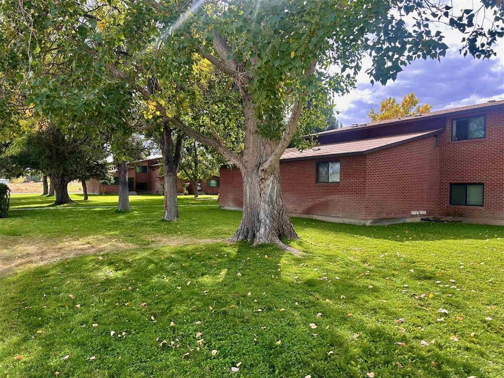 902 S 5th St — photo 34 of 35