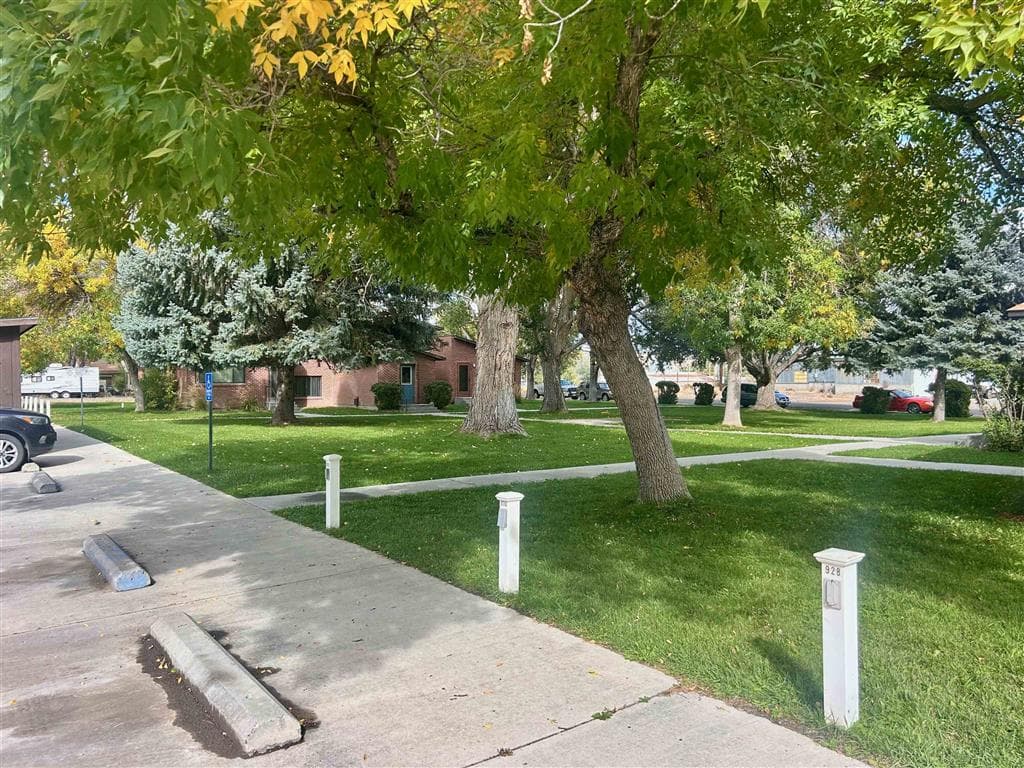 902 S 5th St — photo 10 of 35