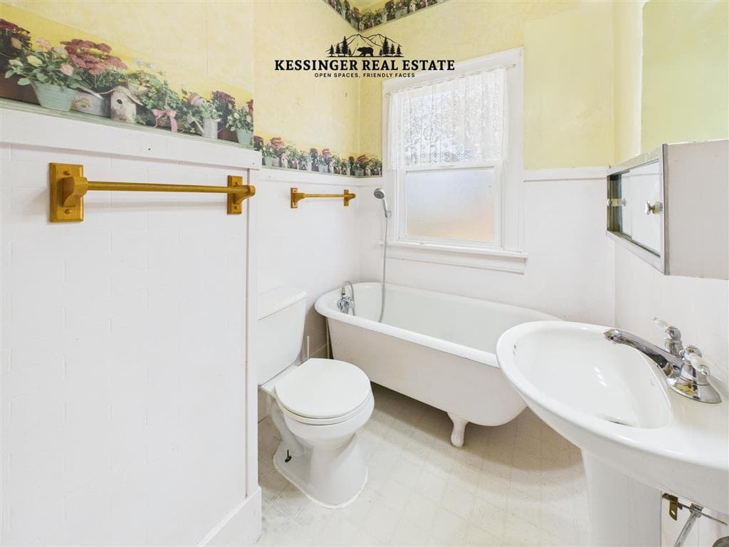 1014 Lane 12 — photo 17 of 51