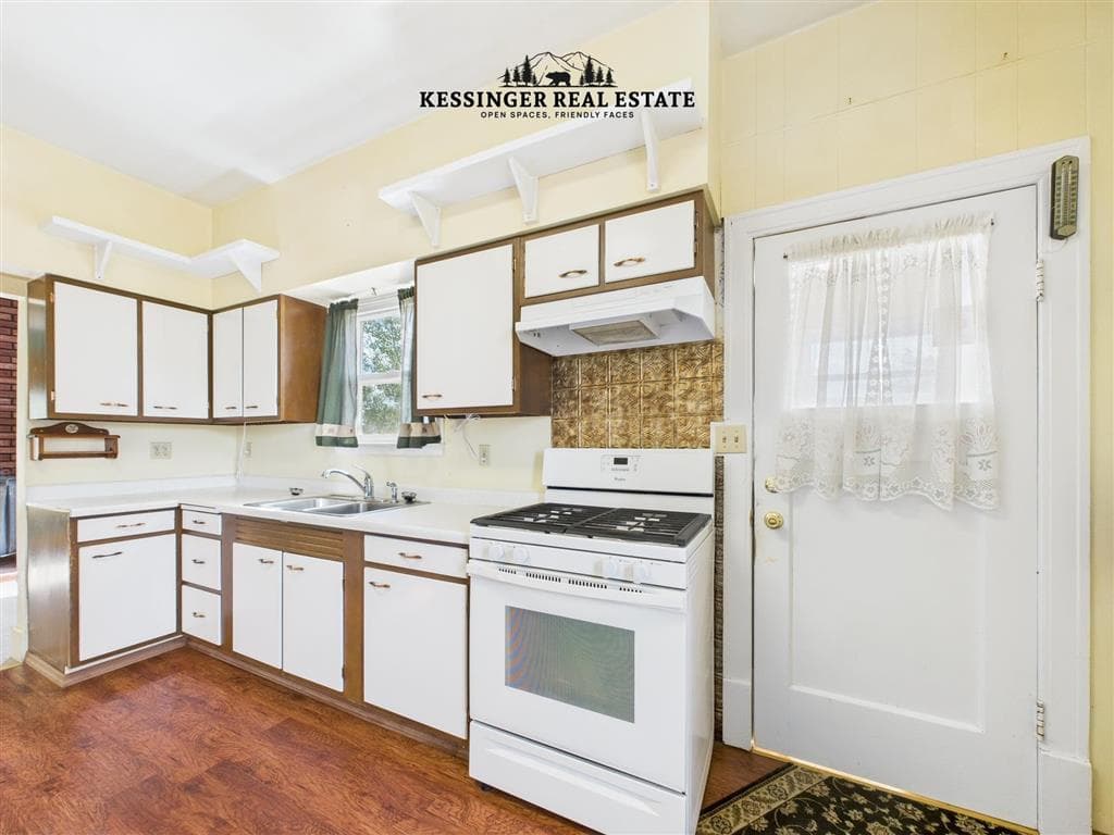 1014 Lane 12 — photo 9 of 51