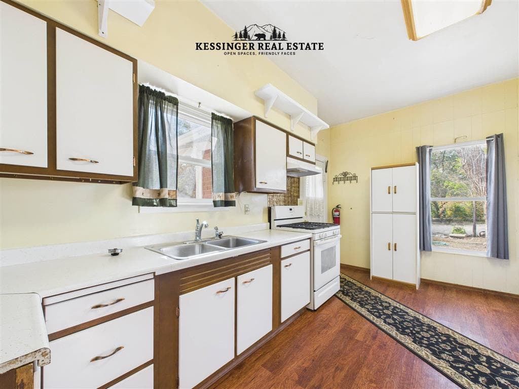 1014 Lane 12 — photo 10 of 51