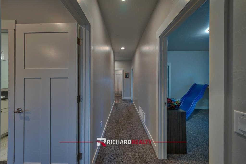 119 Blue Spruce Dr — photo 11 of 34