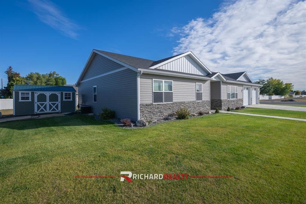 119 Blue Spruce Dr — photo 32 of 34