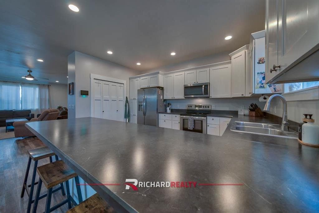 119 Blue Spruce Dr — photo 8 of 34