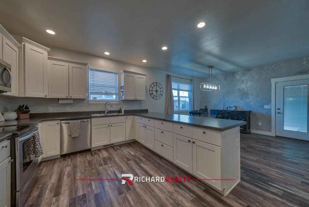 119 Blue Spruce Dr — photo 10 of 34