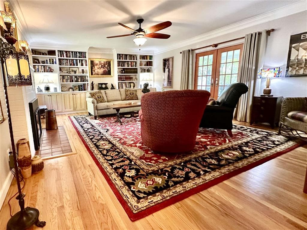 1300 Coburn Ave — photo 11 of 37