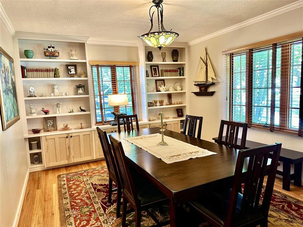 1300 Coburn Ave — photo 13 of 37