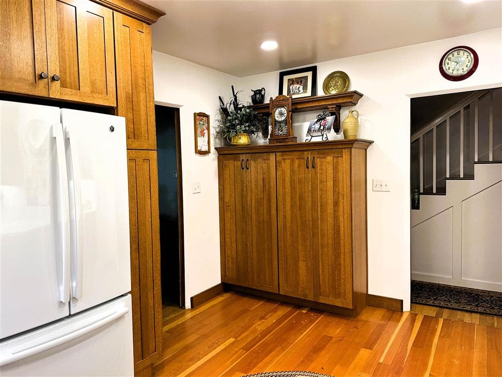 1300 Coburn Ave — photo 20 of 37