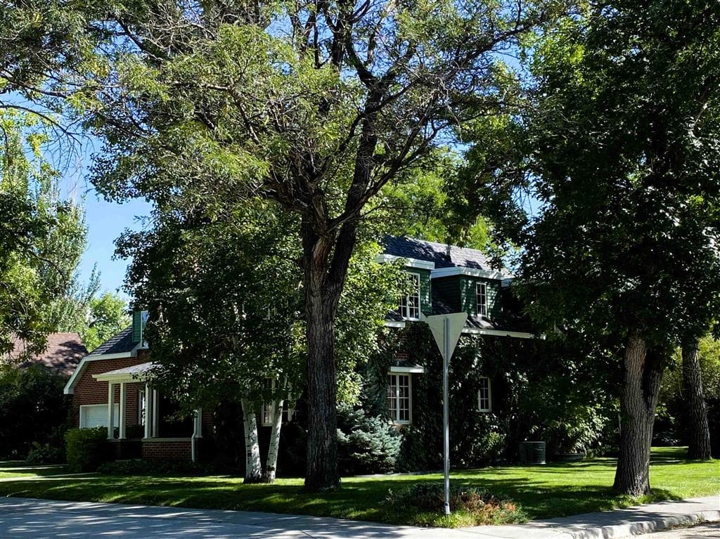 1300 Coburn Ave — photo 3 of 37