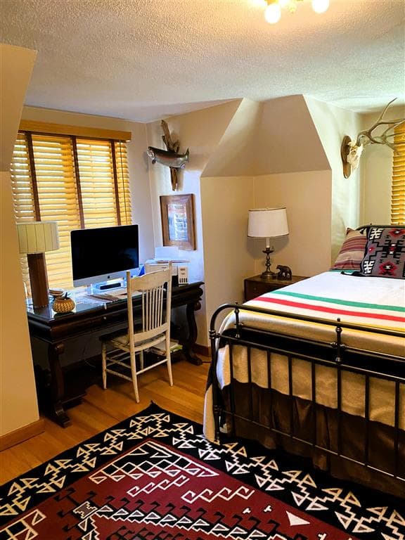 1300 Coburn Ave — photo 32 of 37