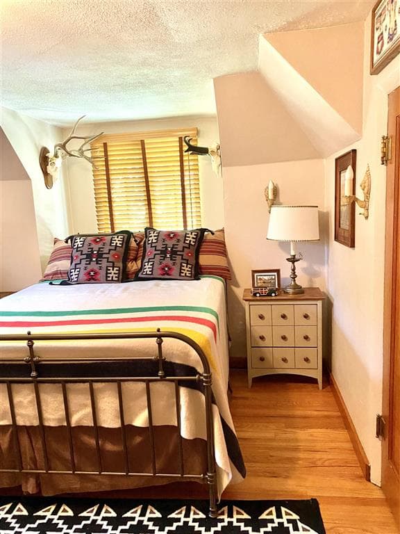 1300 Coburn Ave — photo 33 of 37