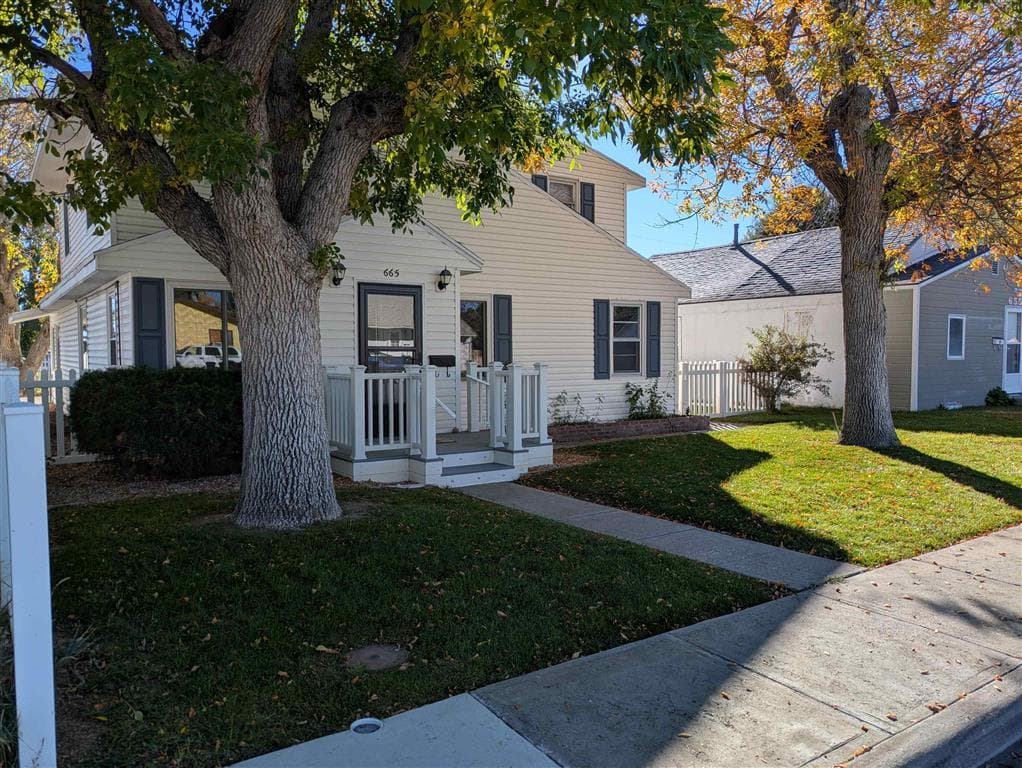 665 N Day St — photo 3 of 27