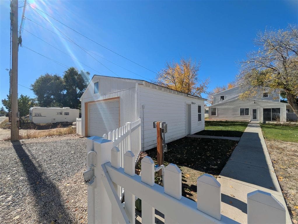 665 N Day St — photo 25 of 27